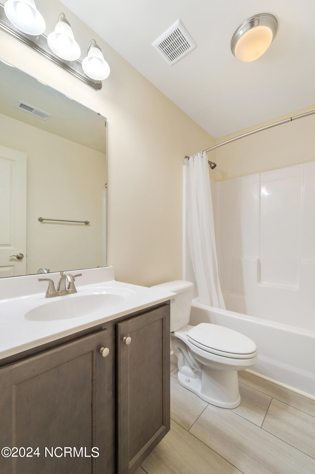 459 Sullivan Loop Road Midway Park, NC 28544 - Photo 12 of 27 Bathroom 1