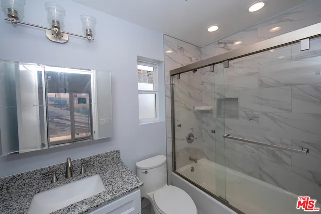 $3,850 | 2210 South Harcourt Avenue, Los Angeles, CA 90016