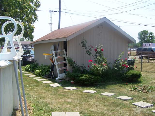 1227 Madison Street Decatur, IN 46733 - Photo 6 of 7