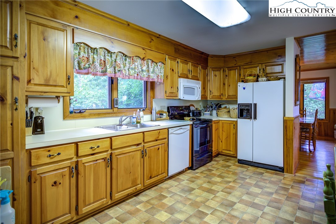 667 State View Road Boone, NC 28607 - Photo 12 of 24 Gallery Image 12