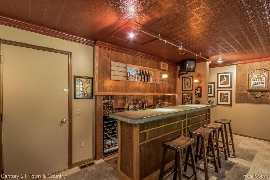 2950 Allen Road Ortonville, MI 48462 - Photo 31 of 72 Frank Lloyd Wright Inspired wet bar