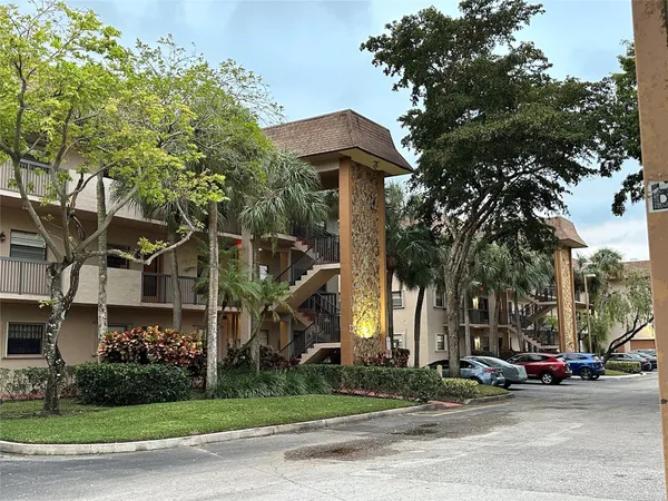 $99,000 | 6090 North Sabal Palm Boulevard, Unit 110, Tamarac, FL 33319