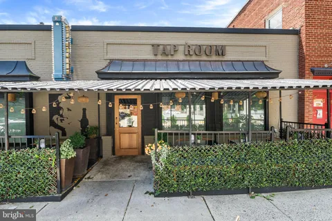 $820,000 | 521 North Washington Street, Unit 101, Alexandria, VA 22314