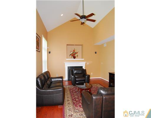 28 Rue Chagall Somerset, NJ 08873 - Photo 5 of 10 Gallery Image 5