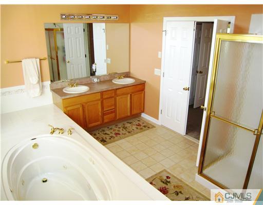 28 Rue Chagall Somerset, NJ 08873 - Photo 8 of 10 Gallery Image 8