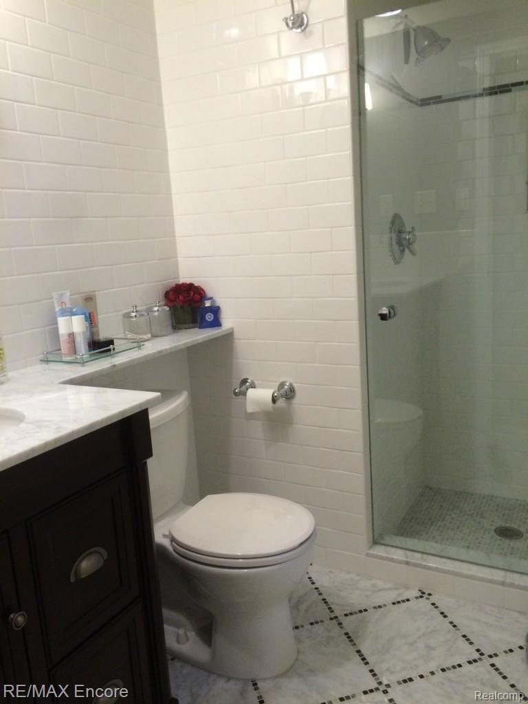 220 Shagbark Drive Rochester, MI 48309 - Photo 27 of 28 9.JPG