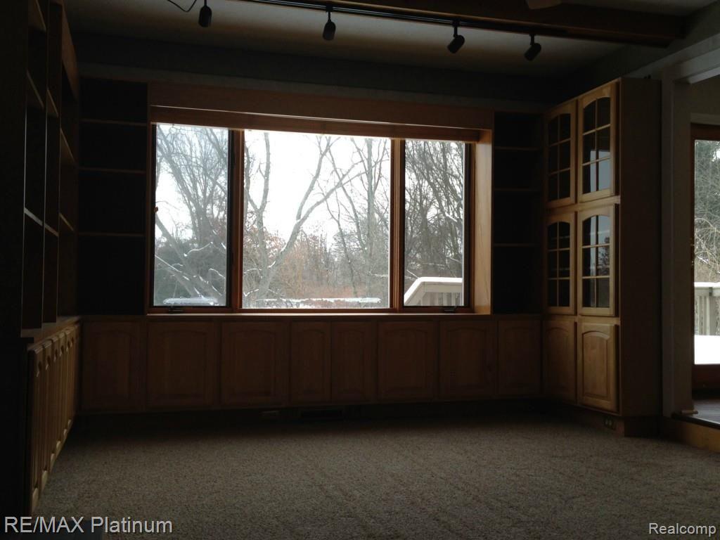 5219 Prairie View Brighton, MI 48116 - Photo 7 of 19 photo 39.jpg