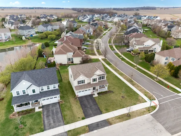 $540,000 | 12404 South Blue Water Parkway, Plainfield, IL 60585