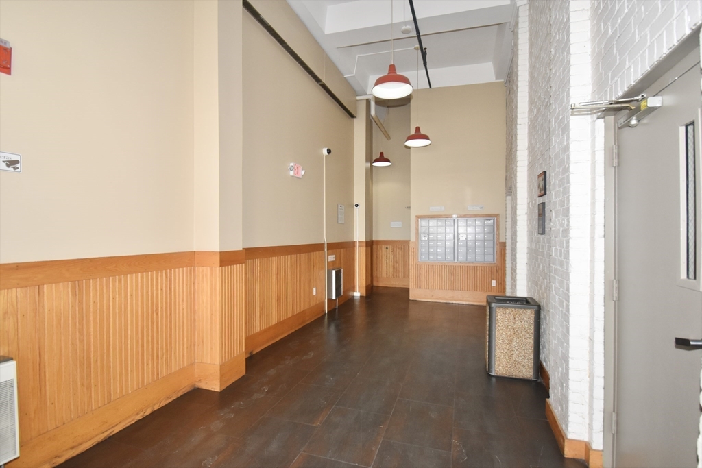 385 Worthington Street, Unit 2F Springfield, MA 01103 - Photo 23 of 27