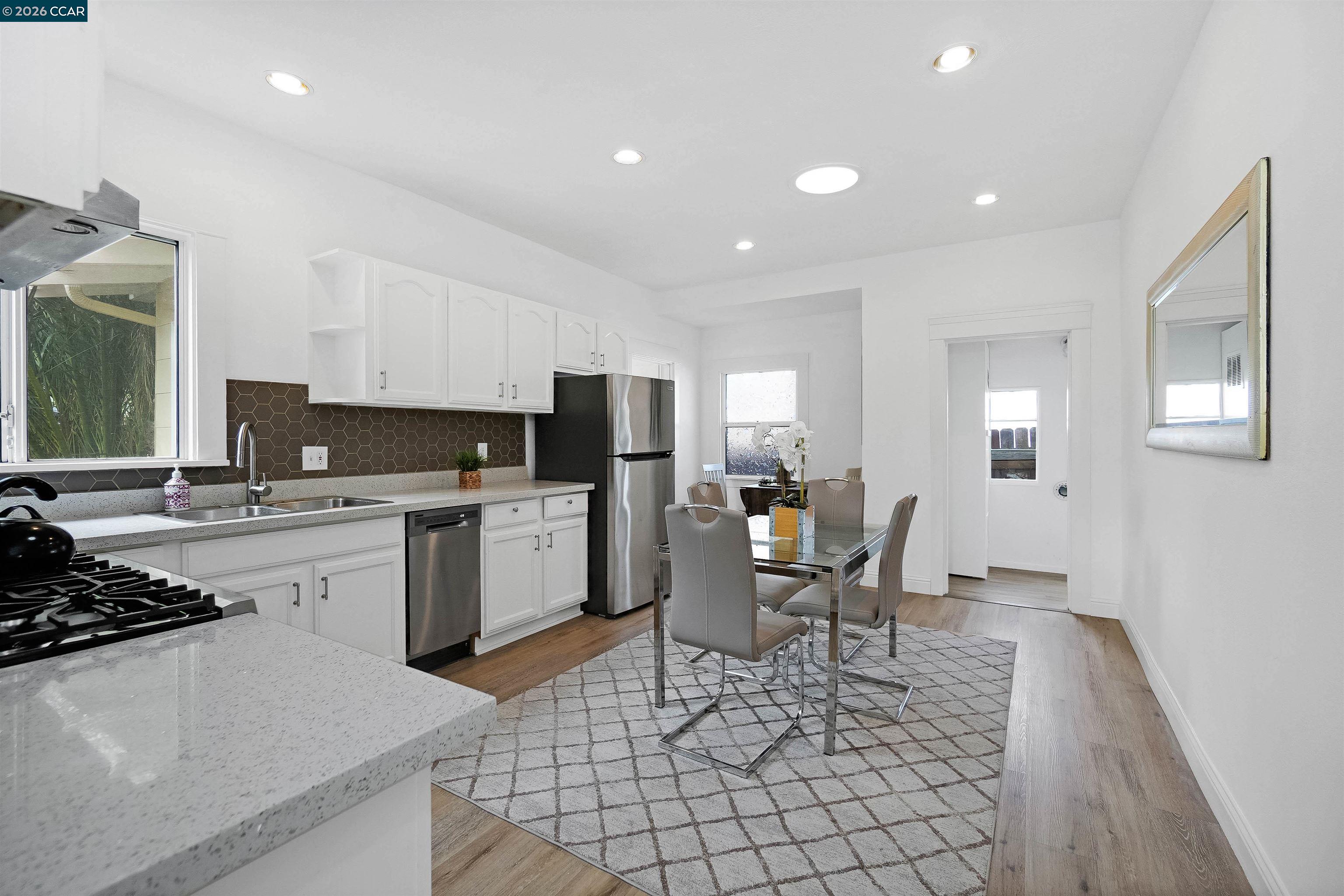 2011 Rosedale Avenue Oakland, CA 94601 - Photo 11 of 37