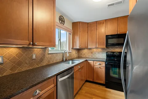 $470,000 | 37 Riverside Avenue, Unit D, Stamford, CT 06905