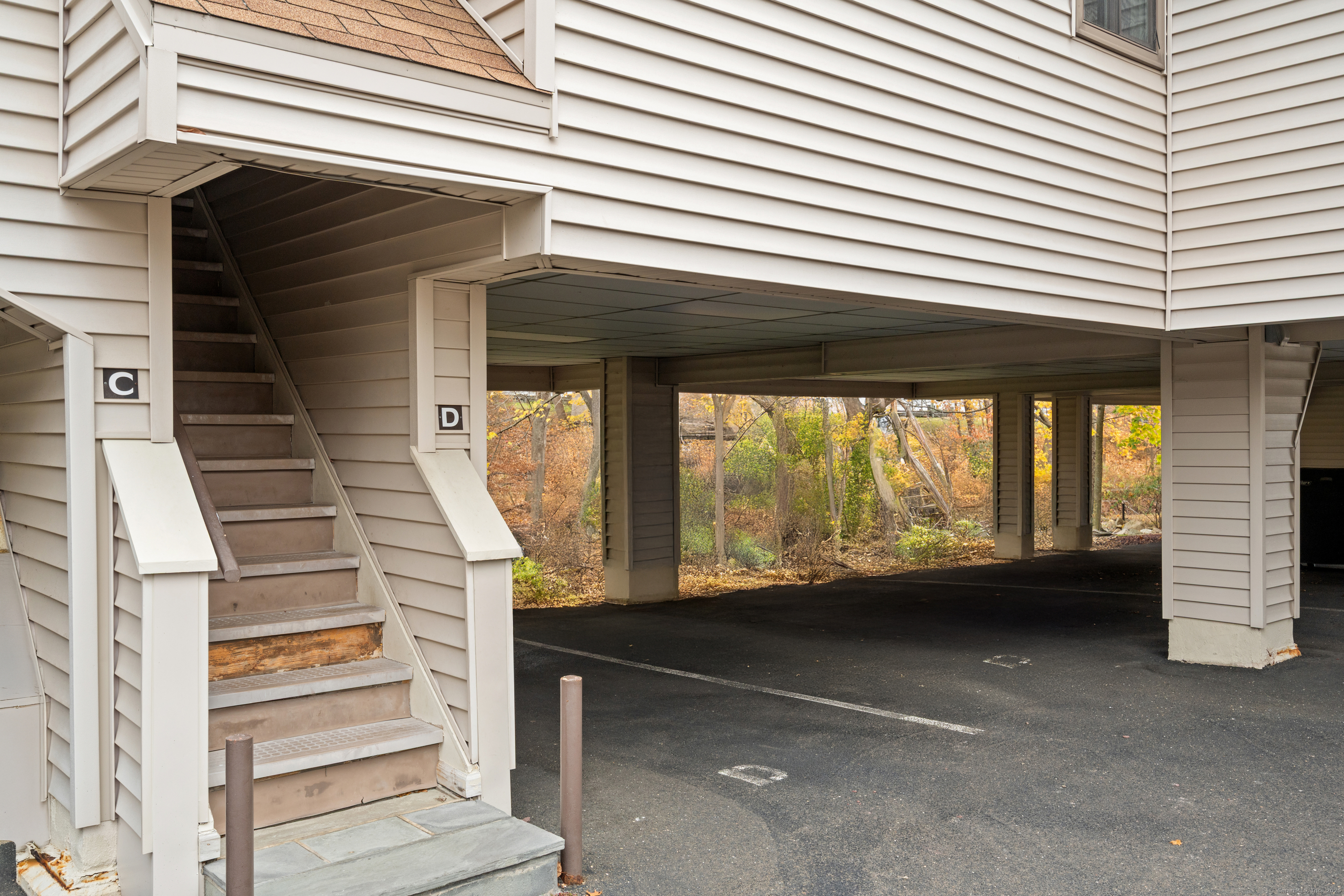 37 Riverside Avenue, Unit D Stamford, CT 06905 - Photo 5 of 29 a view of entryway with a front door