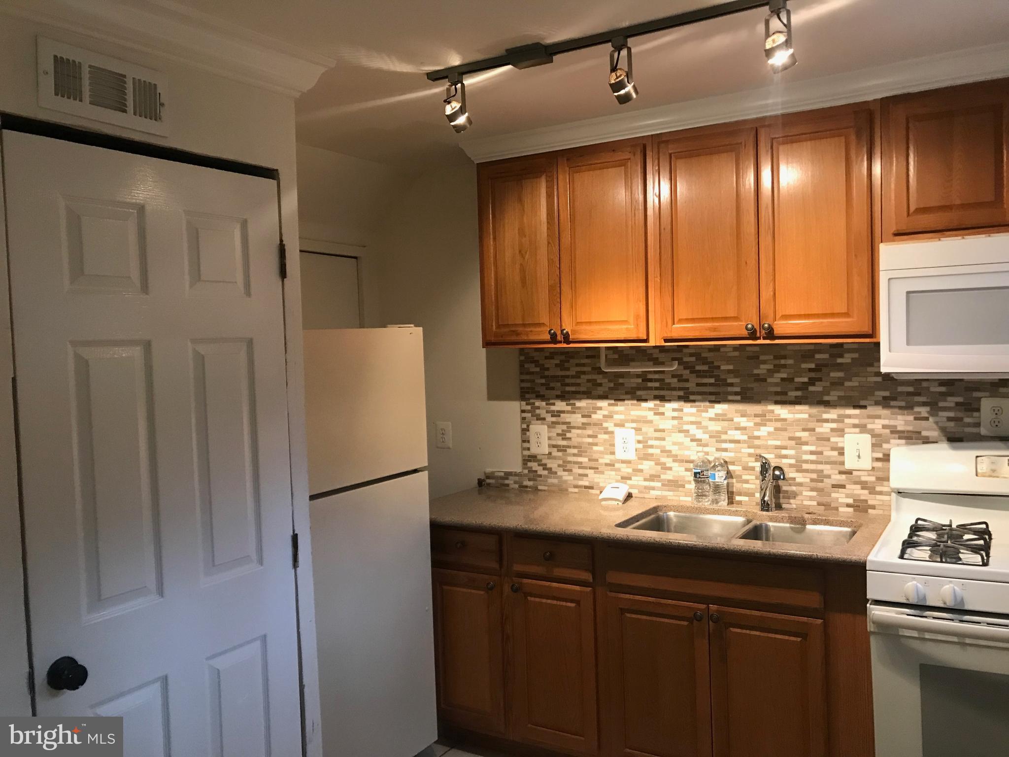 12122 Bluhill Road Silver Spring, MD 20902 - Photo 9 of 25
