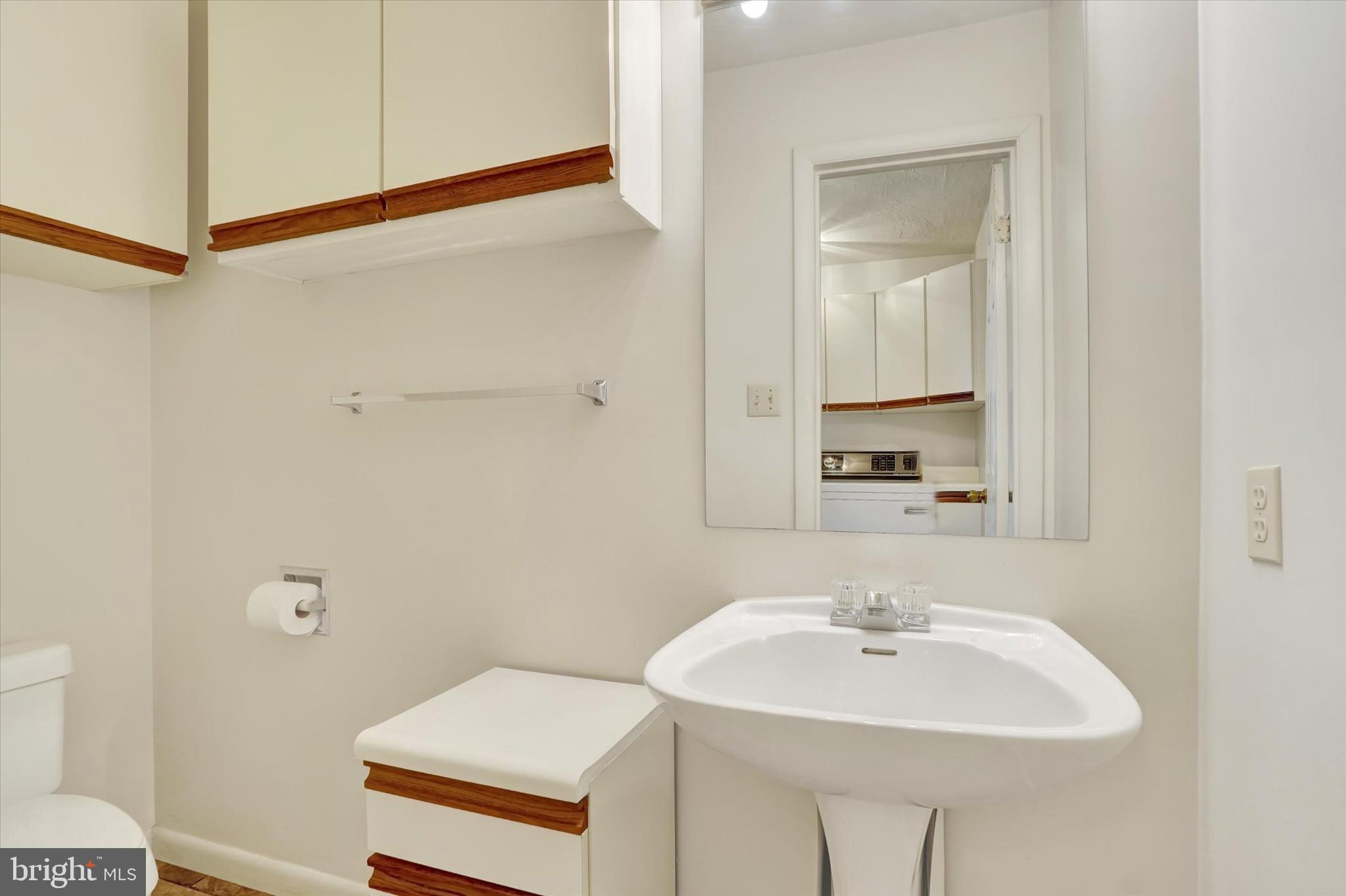 34 Jean Lo Way York, PA 17406 - Photo 12 of 27 a bathroom with a sink and a mirror