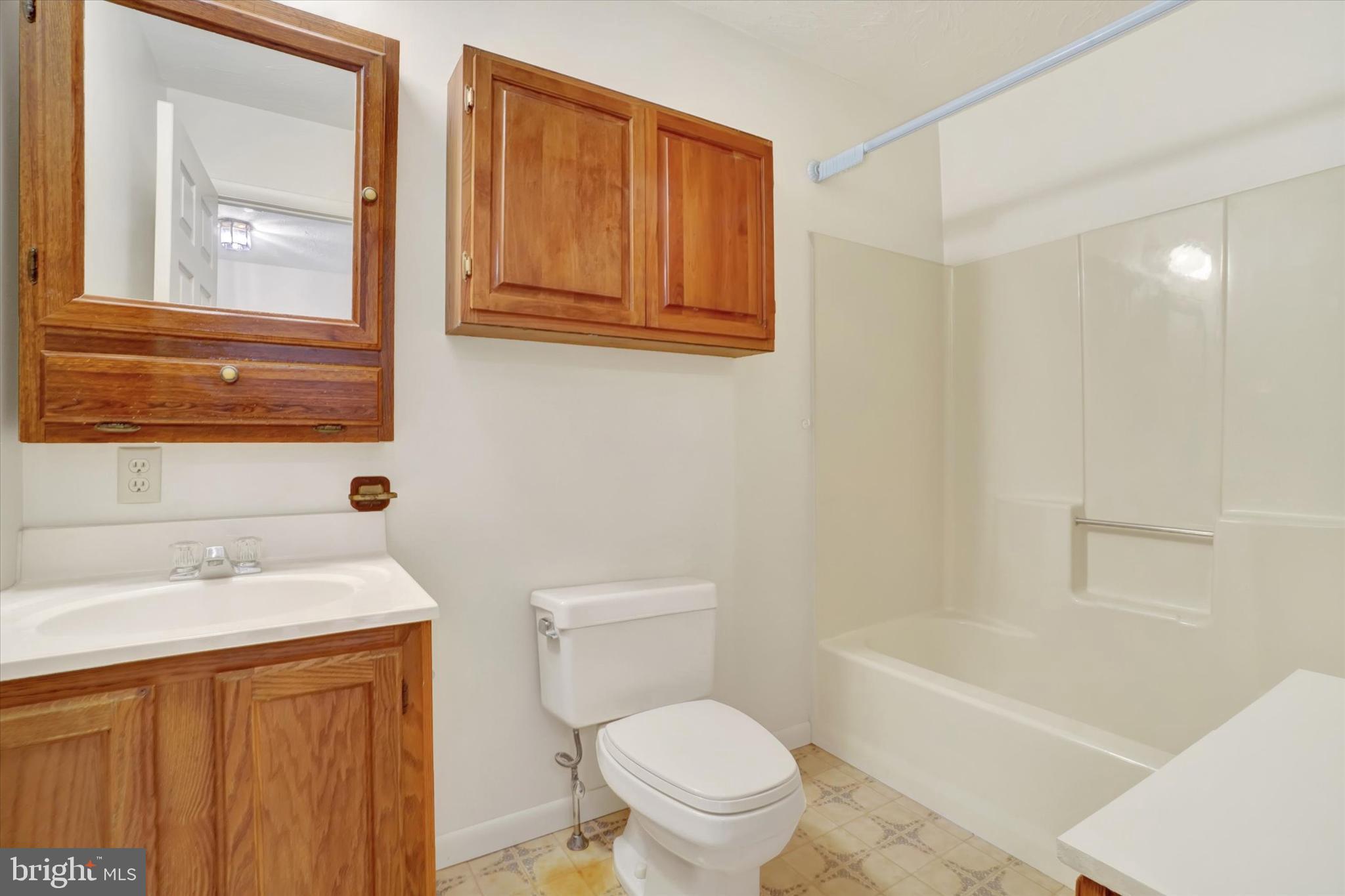 34 Jean Lo Way York, PA 17406 - Photo 19 of 27 a bathroom with a sink a toilet and a bathtub