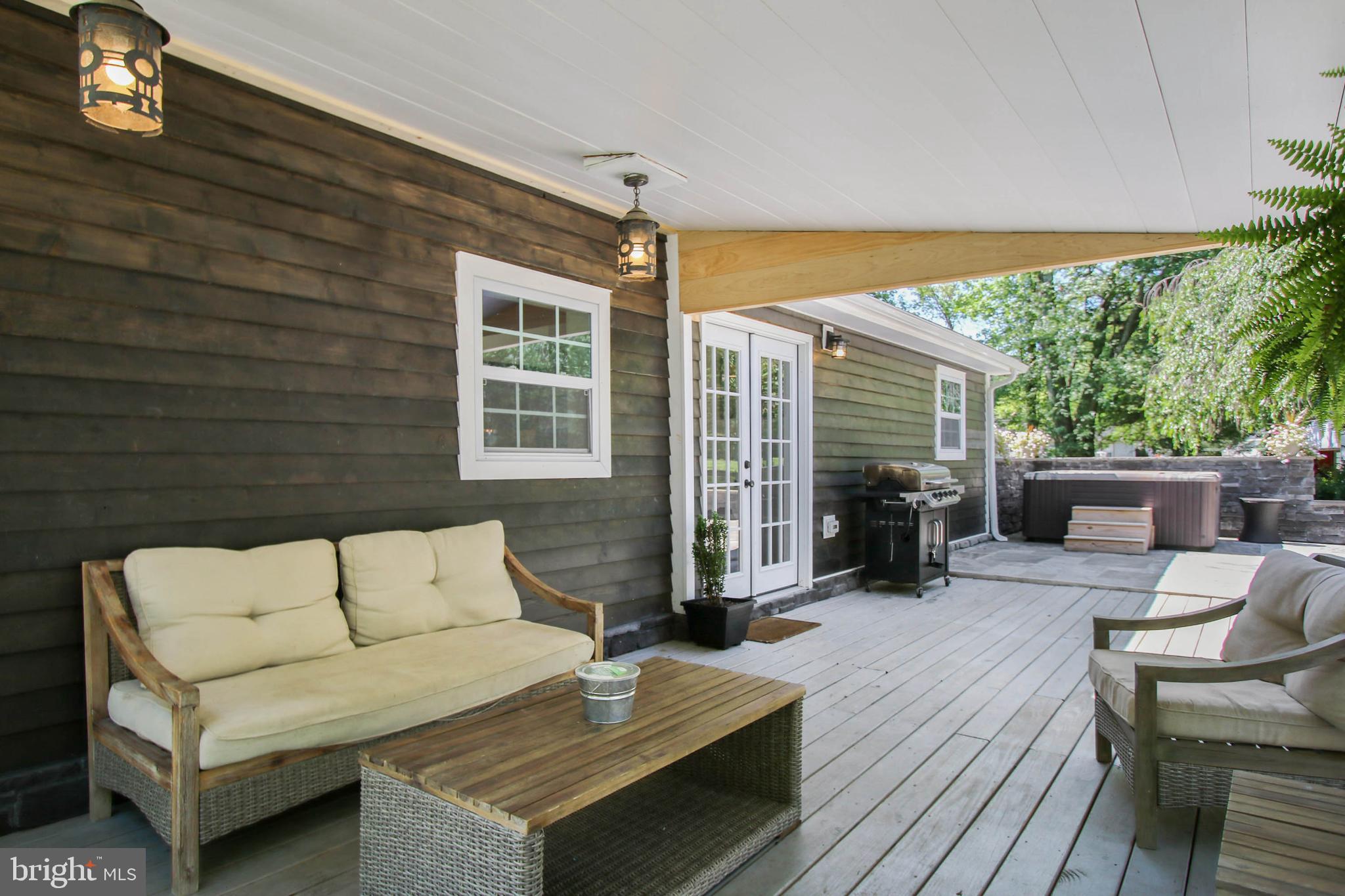 10522 Powell Road Thurmont, MD 21788 - Photo 22 of 39 Covered portion of the patio!