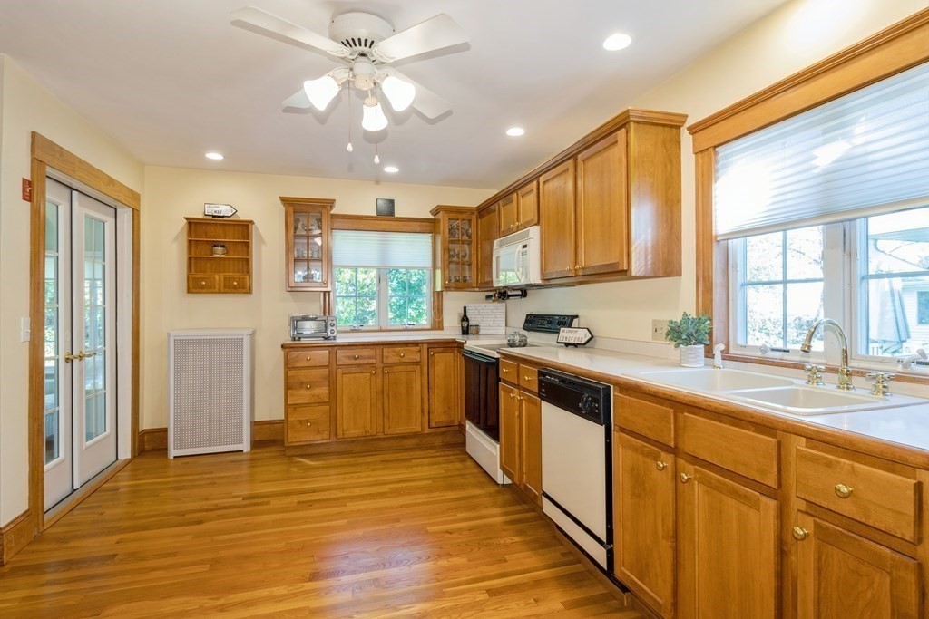 17 Kiely Road Dedham, MA 02026 - Photo 4 of 29 Gallery Image 4