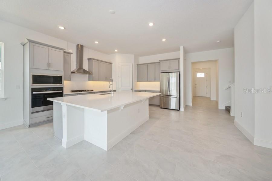 16029 Volterra Point Montverde, FL 34756 - Photo 4 of 48