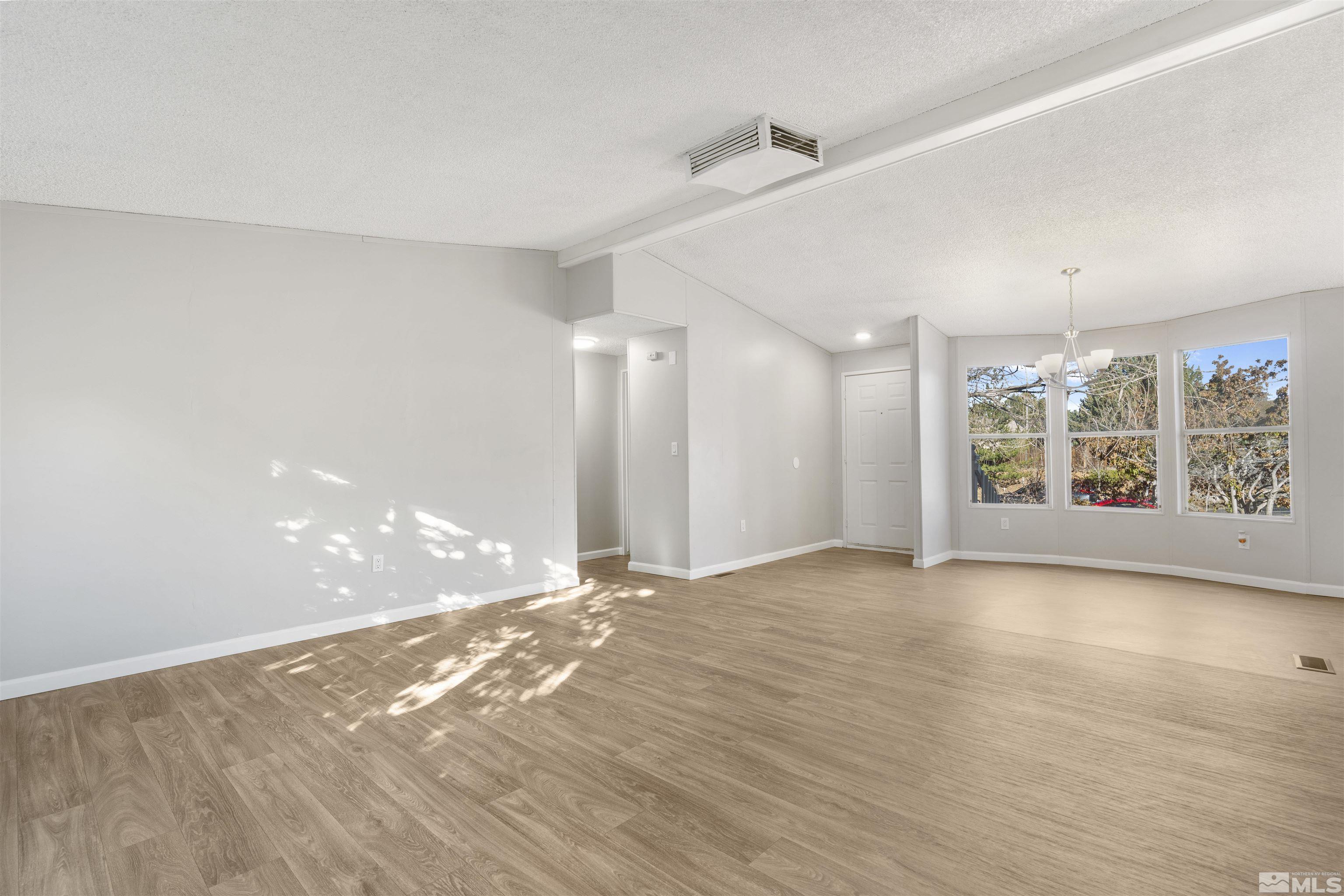 1472 Kate Lane Reno, NV 89506 - Photo 4 of 33 Photo 4