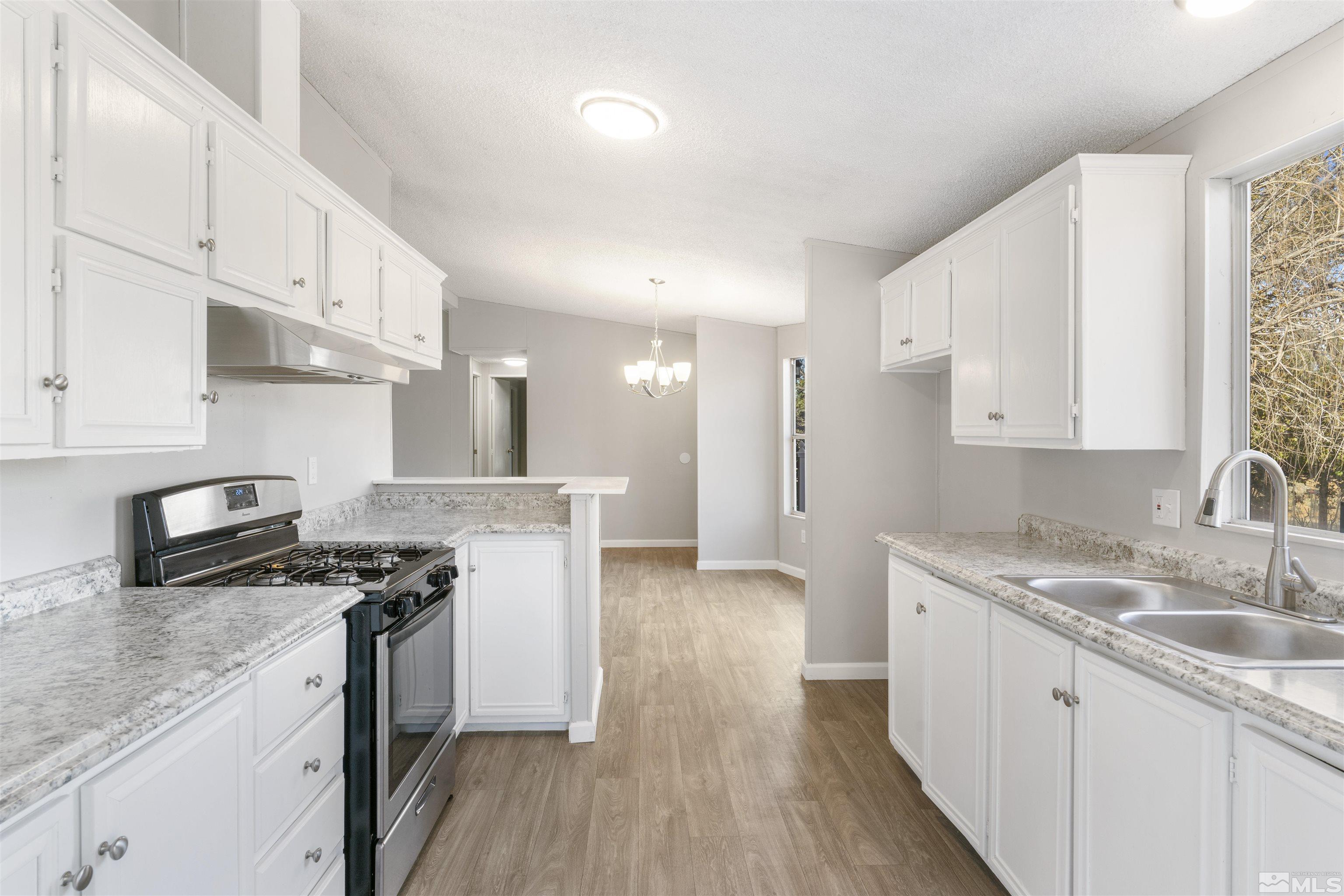 1472 Kate Lane Reno, NV 89506 - Photo 9 of 33 Photo 9