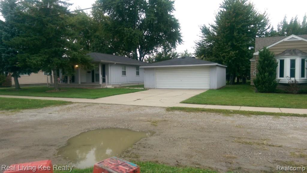 33657 Garfield Road Fraser, MI 48026 - Photo 9 of 13