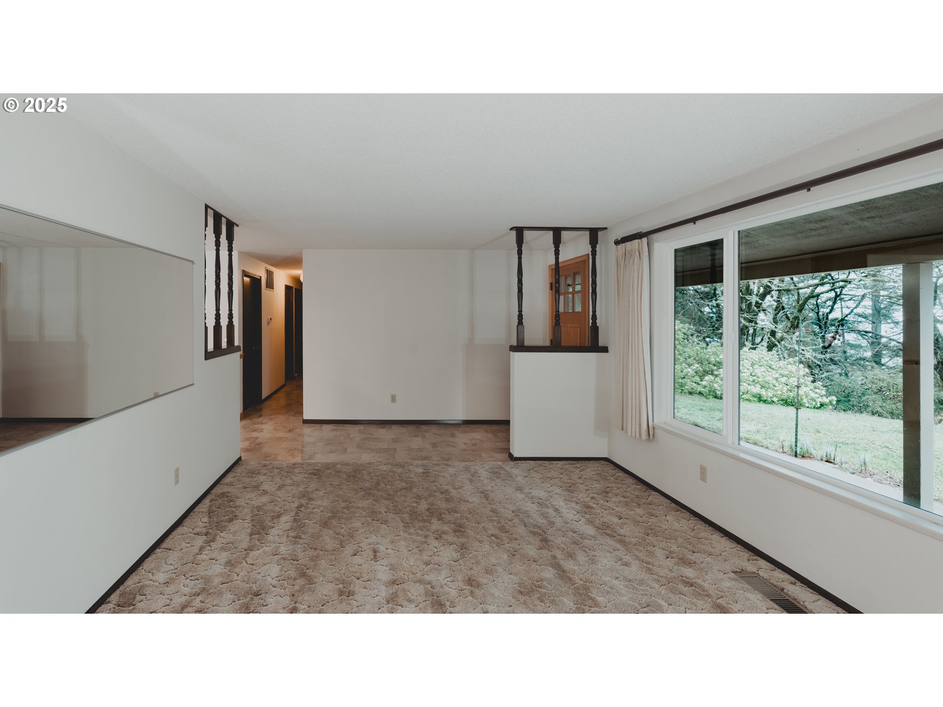 20180 Northeast Sunnycrest Road Newberg, OR 97132 - Photo 13 of 46 Entrance/Foyer
