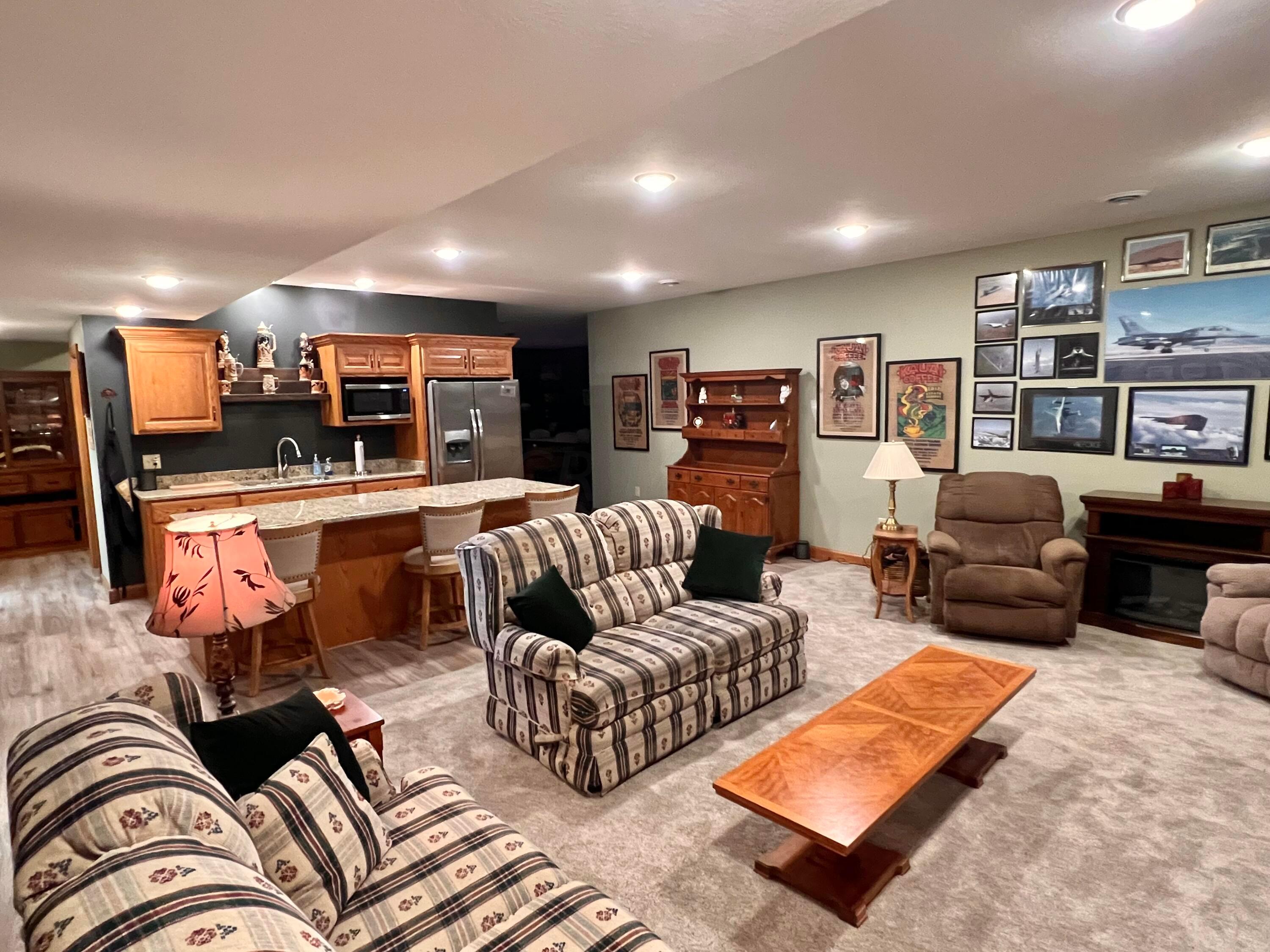 4387 Mahar Road Springfield, OH 45502 - Photo 37 of 71 Family Room