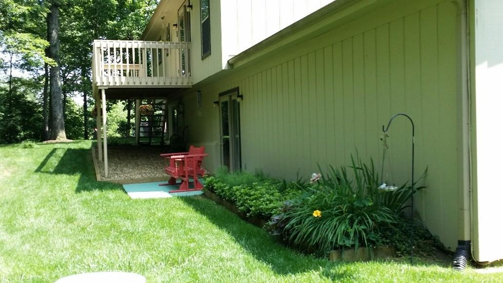 43 Willow Circle Blue Ridge, VA 24064 - Photo 33 of 43 an outdoor view of garden