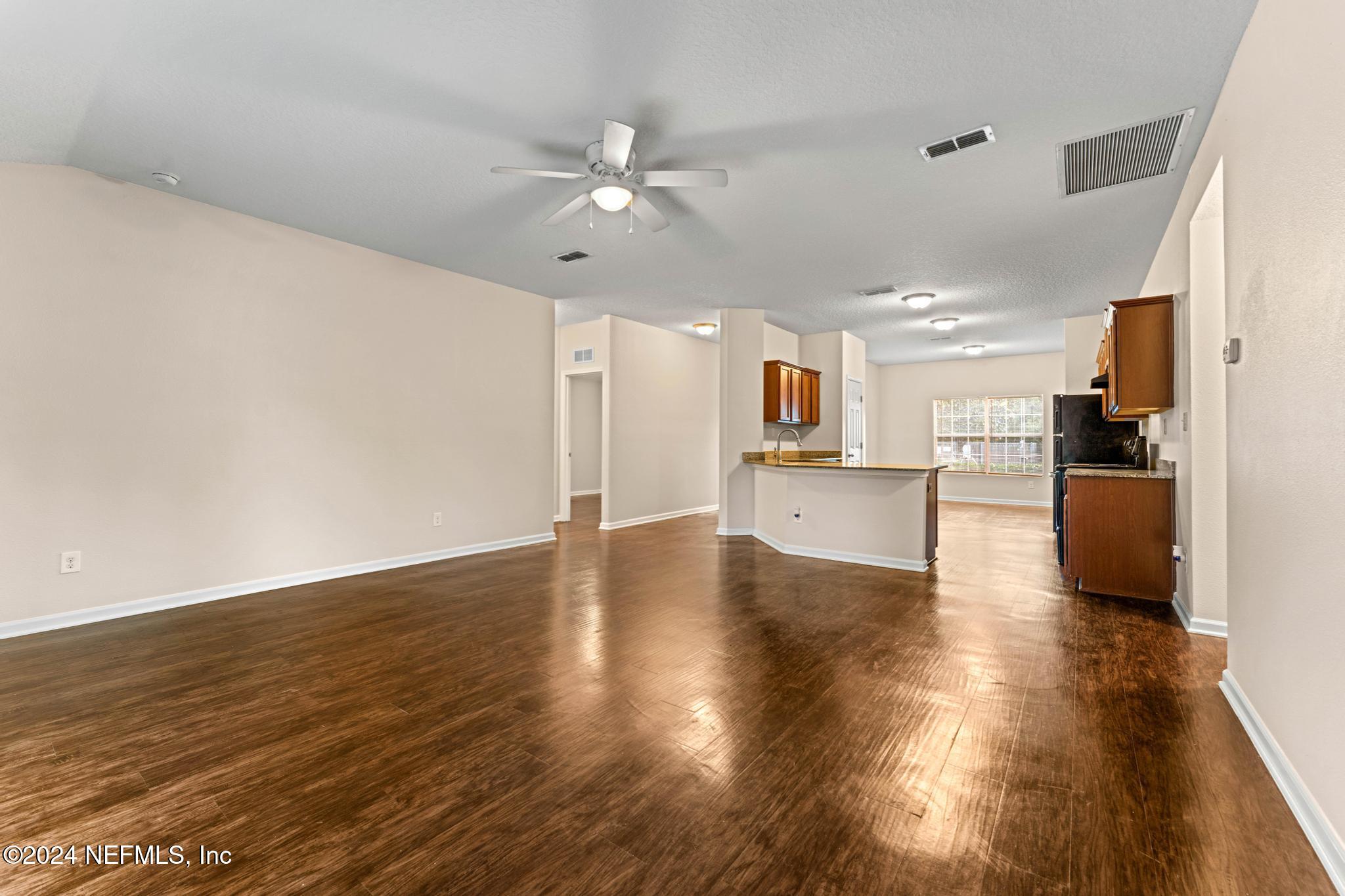 12279 Harts Road Jacksonville, FL 32218 - Photo 13 of 30 Living Area