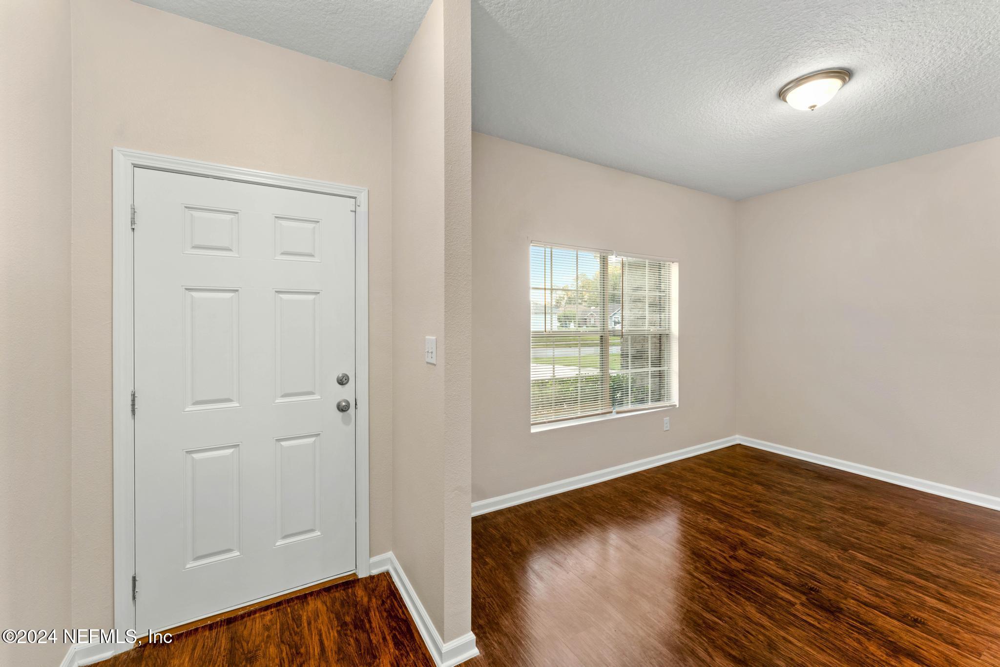 12279 Harts Road Jacksonville, FL 32218 - Photo 3 of 30 Foyer