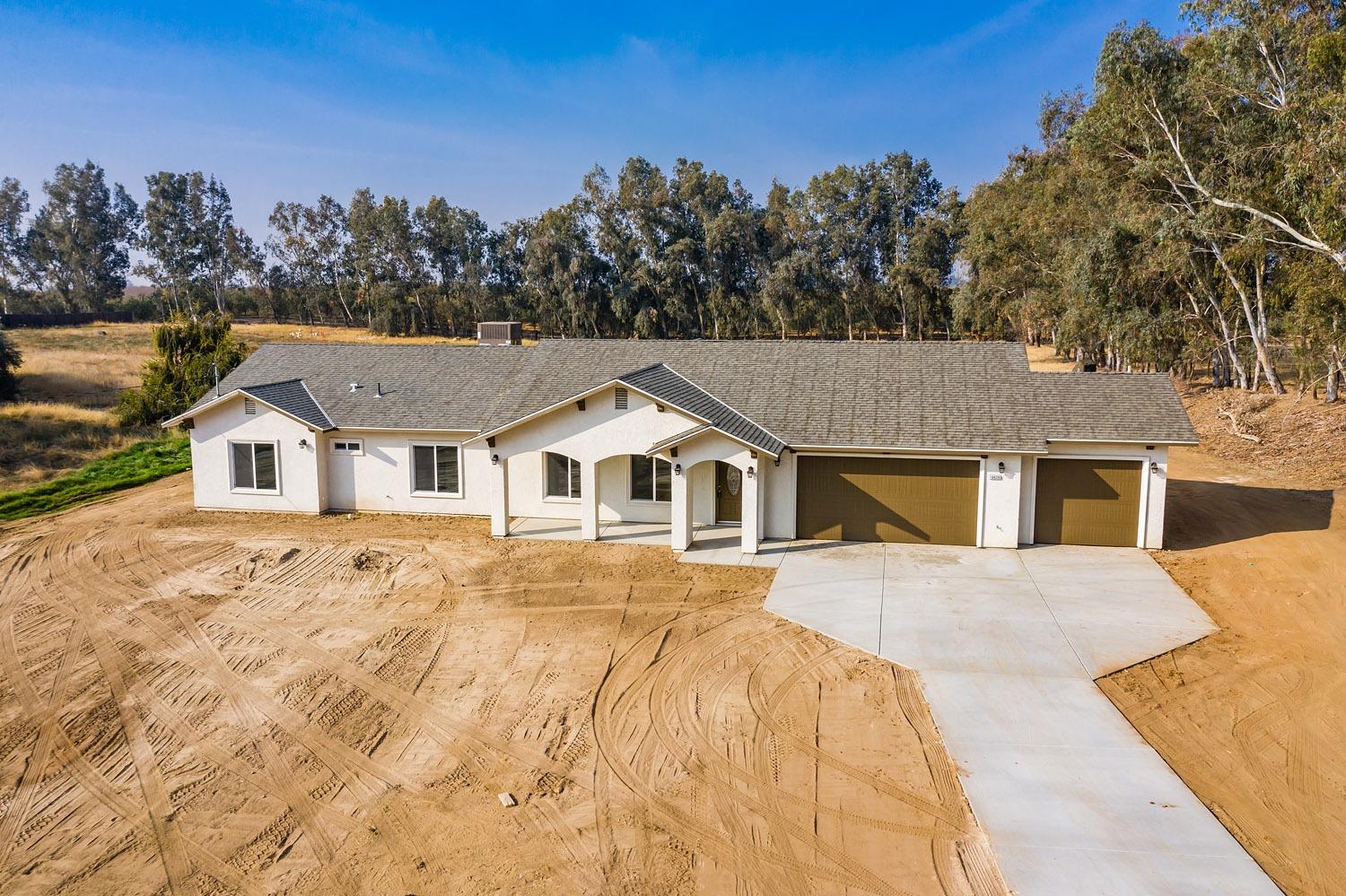16137 Paula Road Madera, CA 93636 - Photo 2 of 24 Gallery Image 2