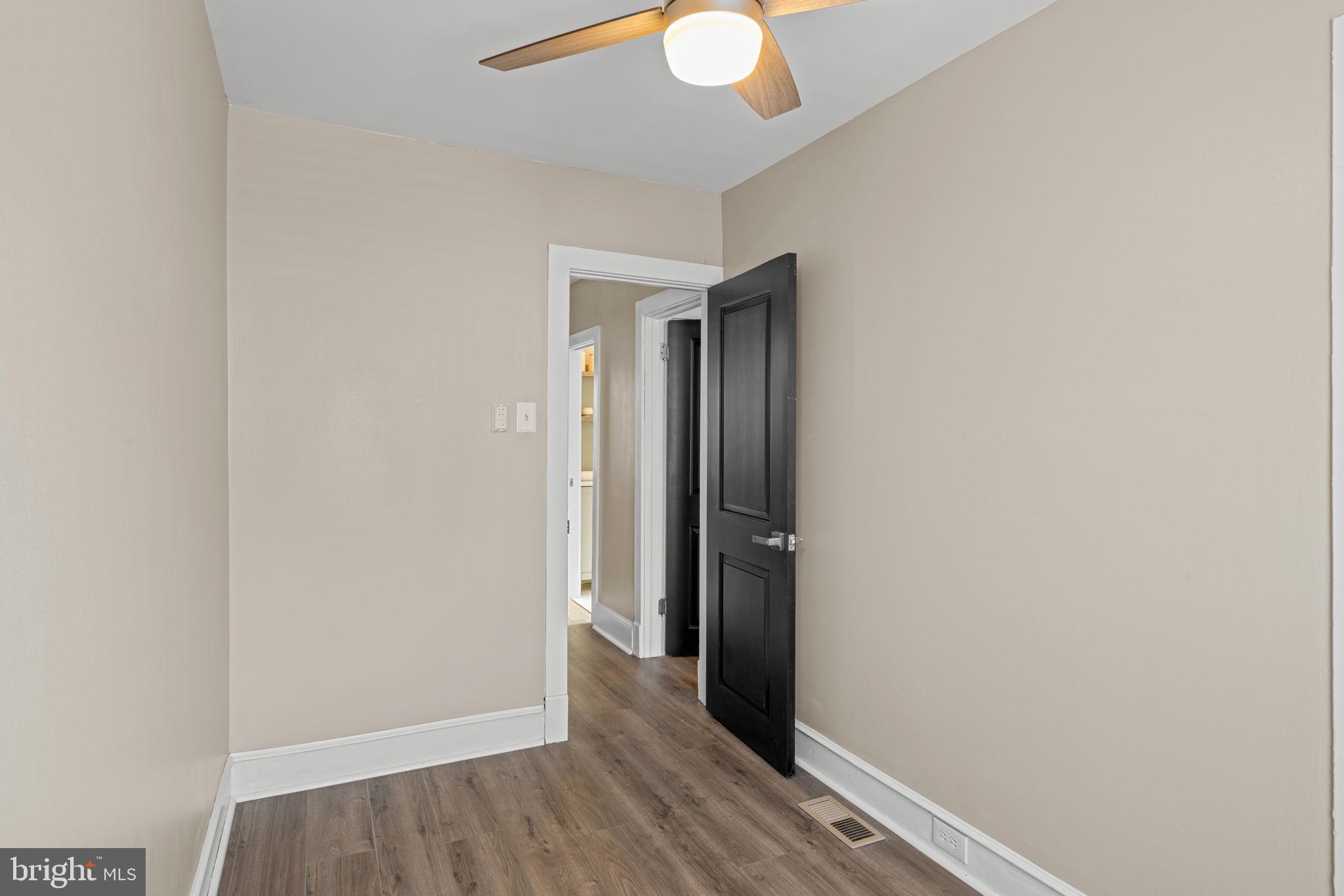 4558 Fernhill Road Philadelphia, PA 19144 - Photo 25 of 36