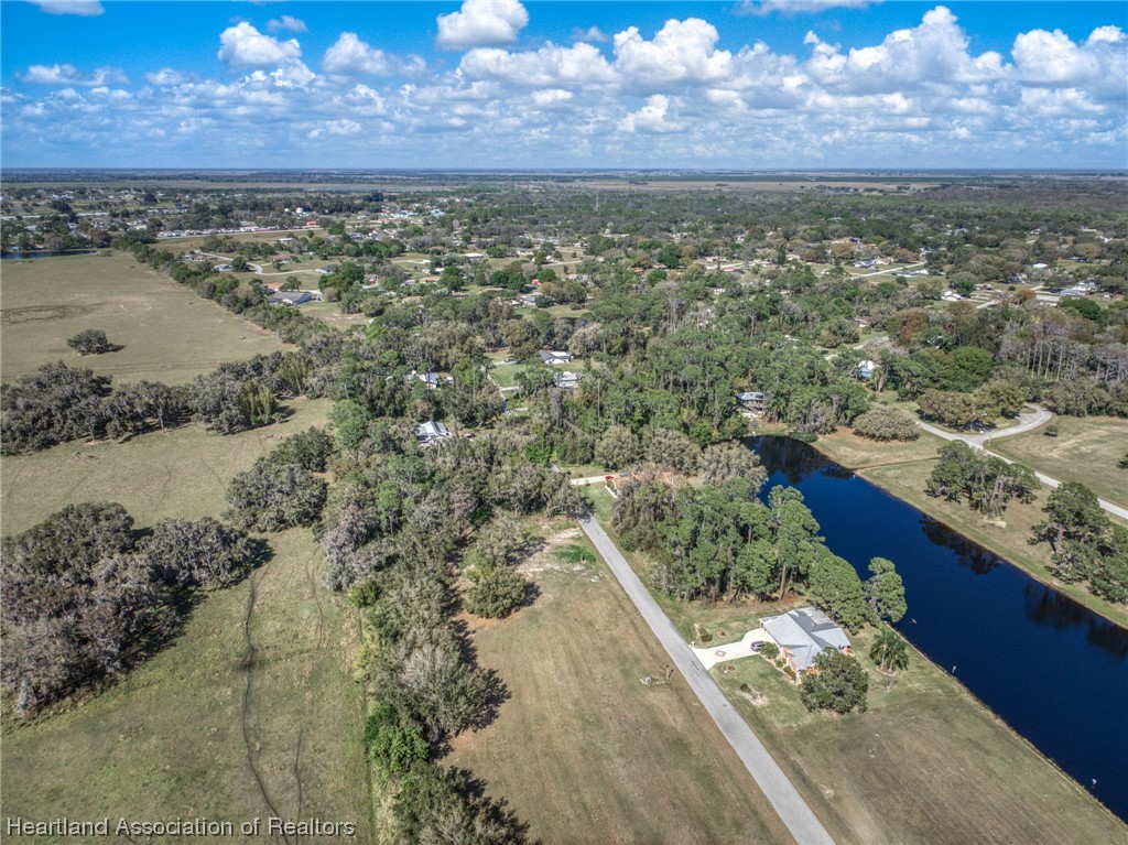 724 Lin Road Sebring, FL 33876 - Photo 8 of 20 Gallery Image 8