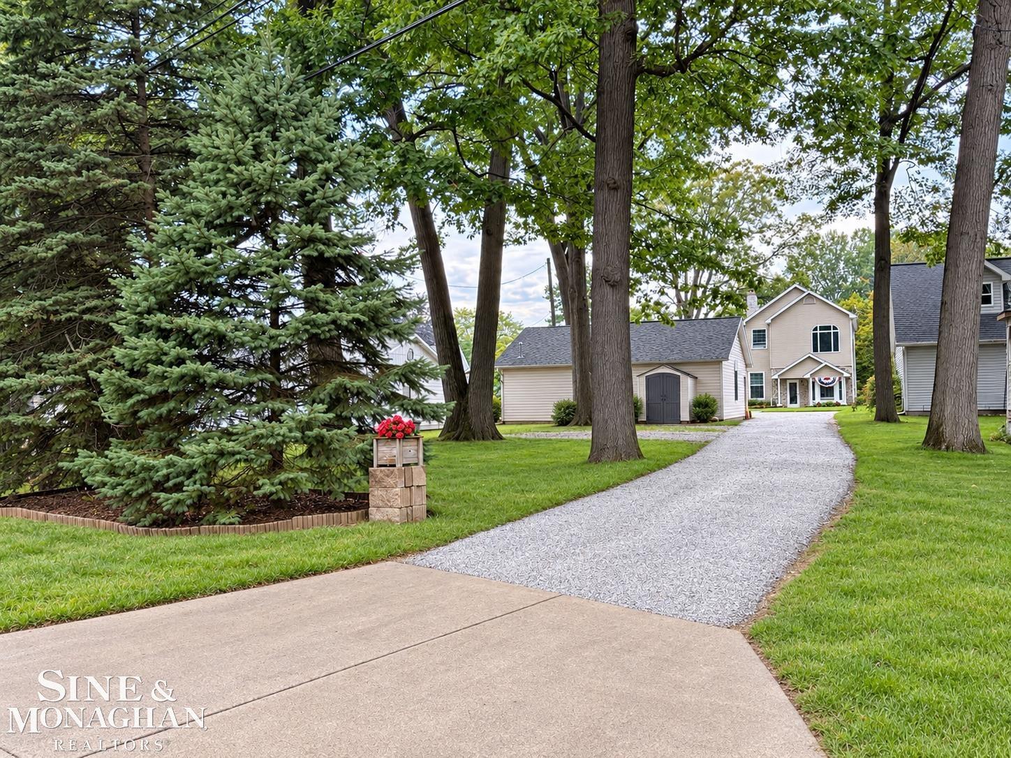 3451 Riverside Drive Port Huron, MI 48060 - Photo 79 of 80 50221318-4131f89c-0292-4852-80ff-4edc7a2511ec.JPG