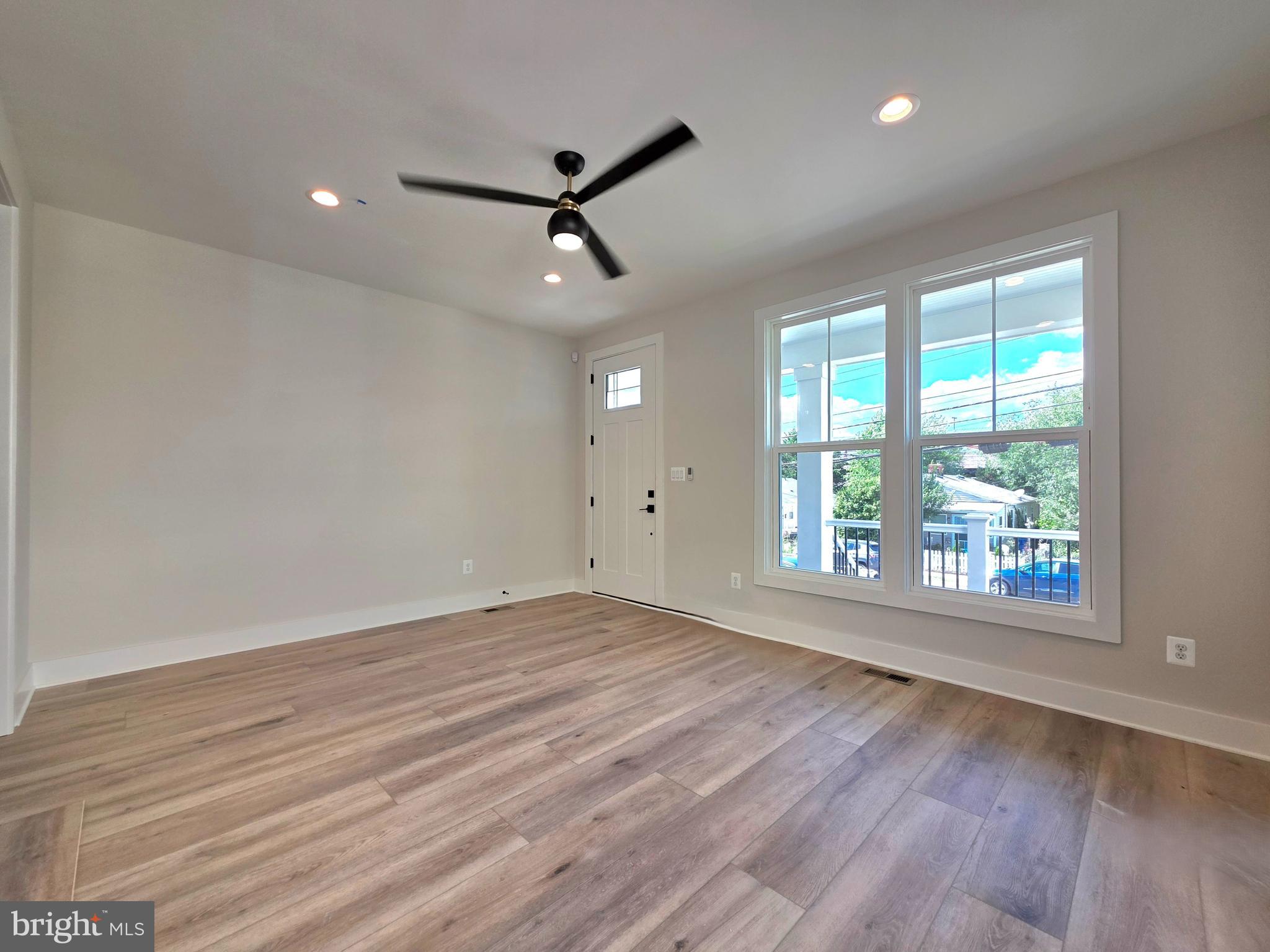 41 East Reed Avenue Alexandria, VA 22305 - Photo 3 of 31