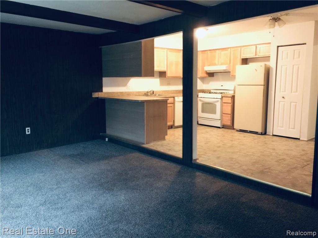 15100 West Nine Mile Road Oak Park, MI 48237 - Photo 9 of 21
