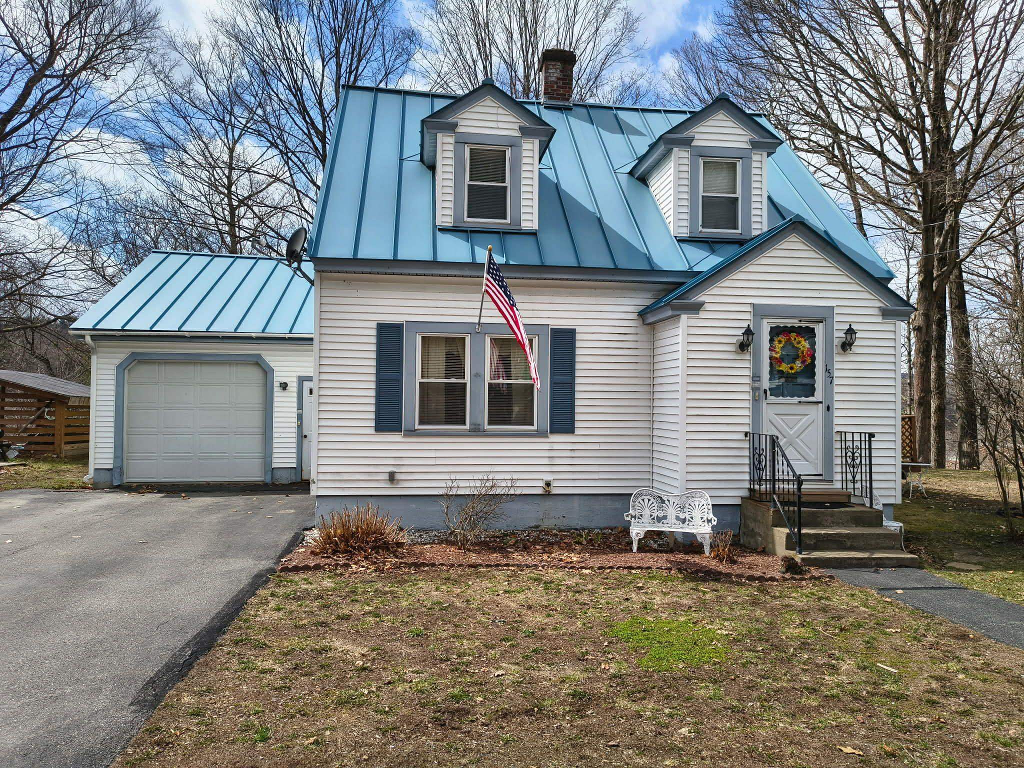 157 Commonwealth Avenue Springfield, VT 05156 - Photo 1 of 40