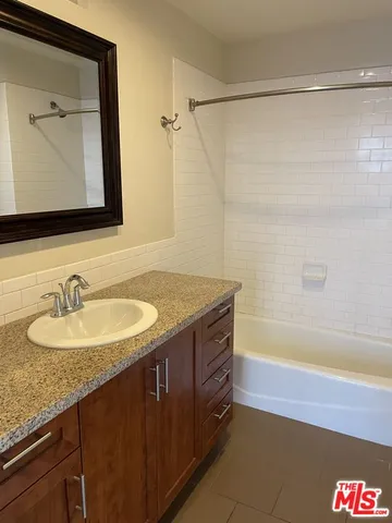 $2,175 | 315 West 5th Street, Unit 402, Los Angeles, CA 90013