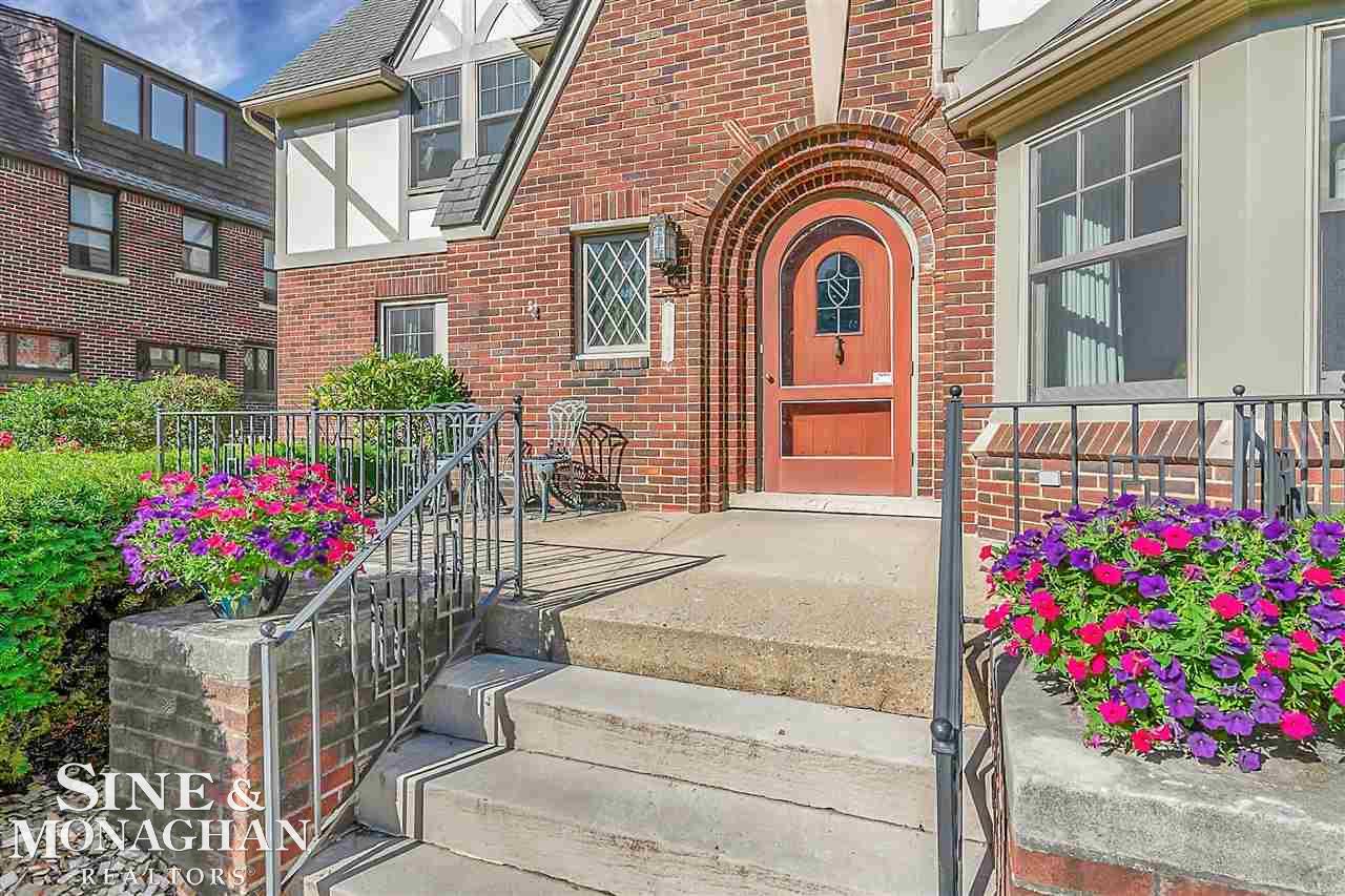 1147 Yorkshire Road Grosse Pointe, MI 48230 - Photo 2 of 42 50082456-1.JPG