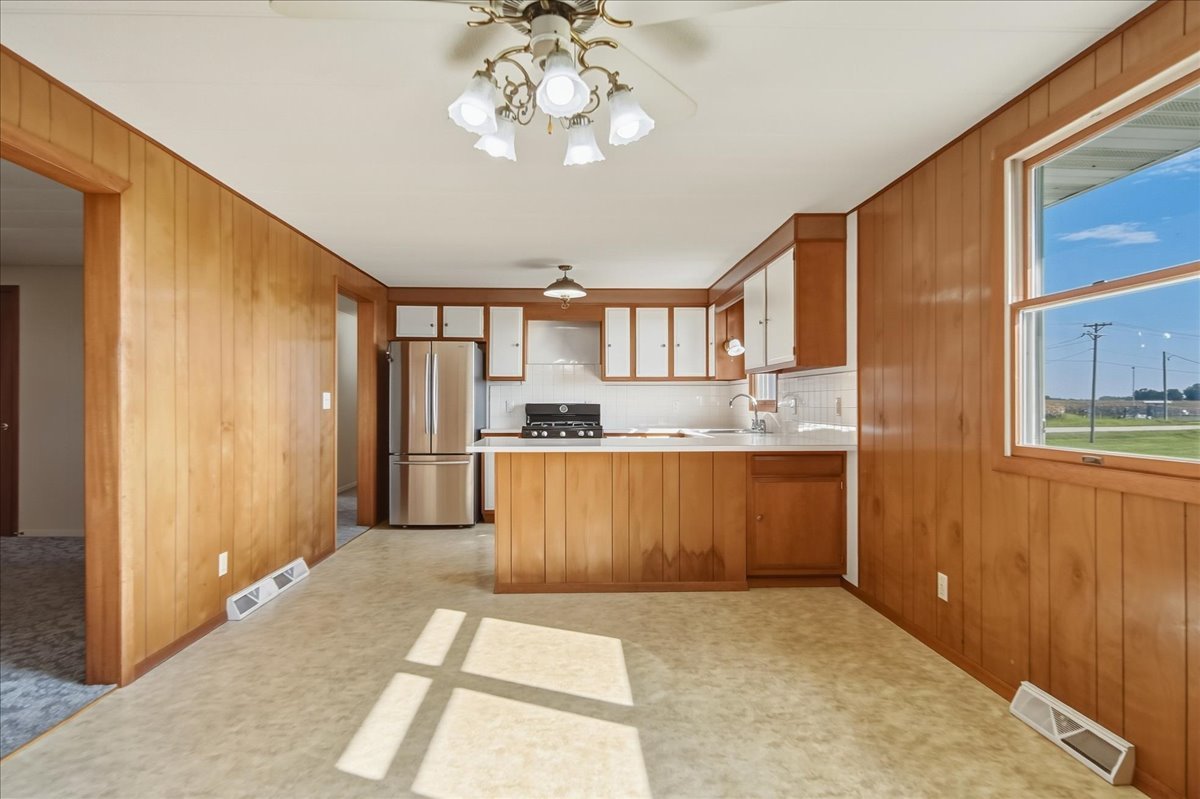 15661 Moline Road Lyndon, IL 61261 - Photo 18 of 42 Gallery Image 18