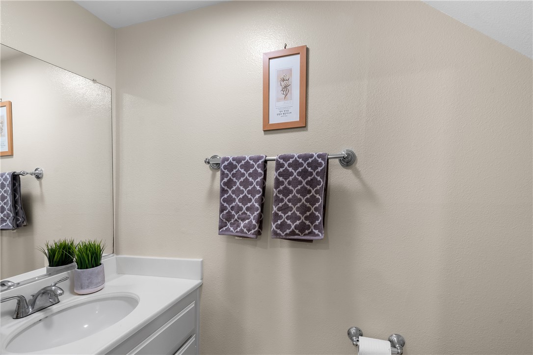 311 Falcon Creek Irvine, CA 92618 - Photo 17 of 32