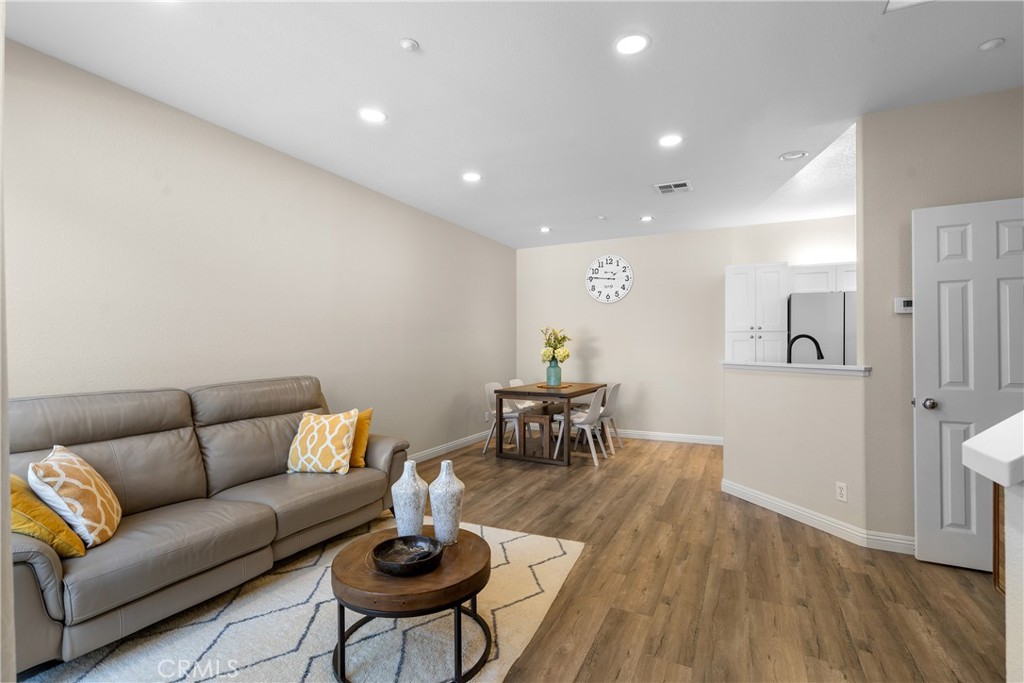 311 Falcon Creek Irvine, CA 92618 - Photo 7 of 32