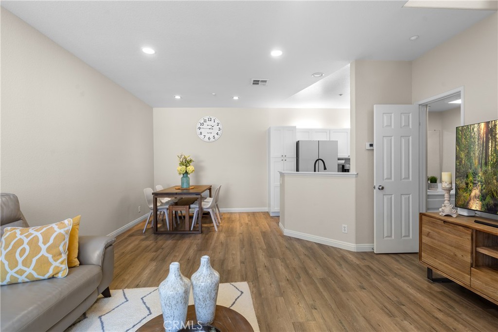 311 Falcon Creek Irvine, CA 92618 - Photo 8 of 32