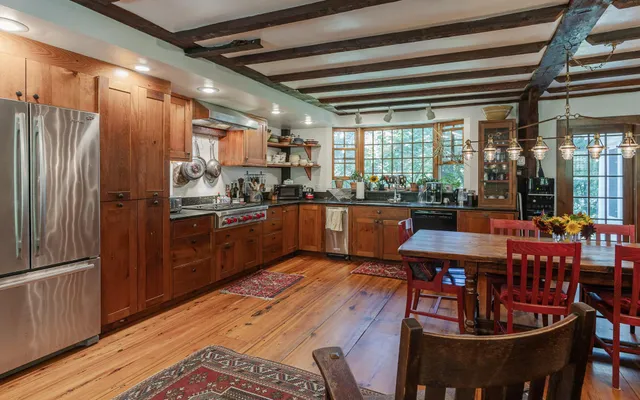 $2,400,000 | 31 Wentworth Road, Walpole, NH 03608