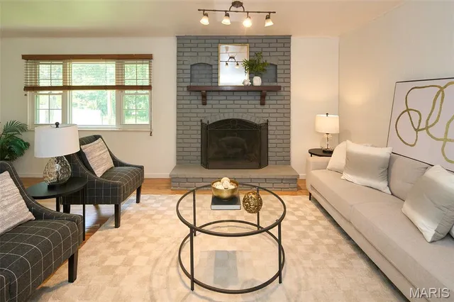 $429,900 | 449 Wildwood Parkway, Ballwin, MO 63011