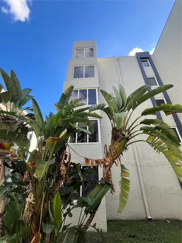 $305,000 | 10000 Northwest 80th Court, Unit 2301, Hialeah Gardens, FL 33016