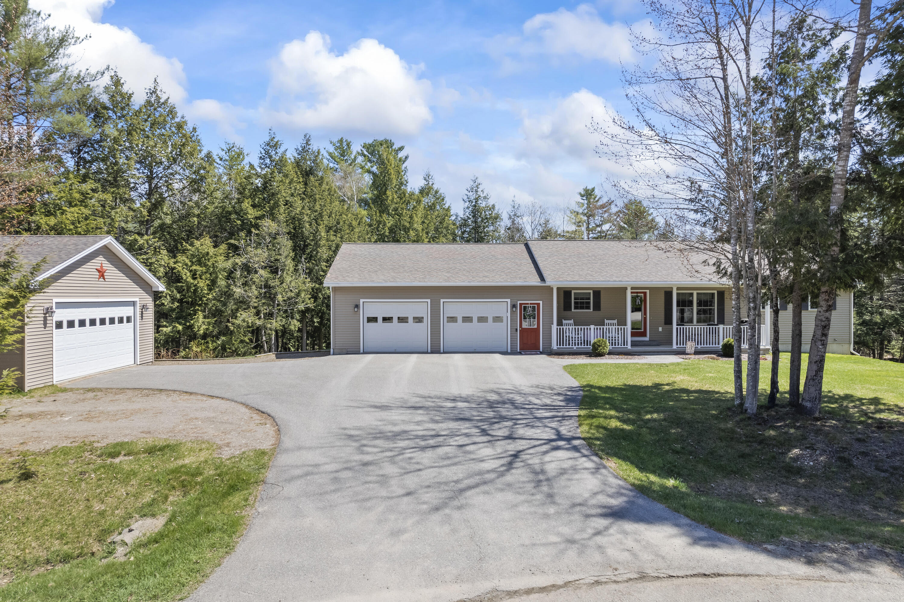 61 Pendleton Drive Hermon, ME 04401 - Photo 3 of 64 61 Pendleton Dr_103