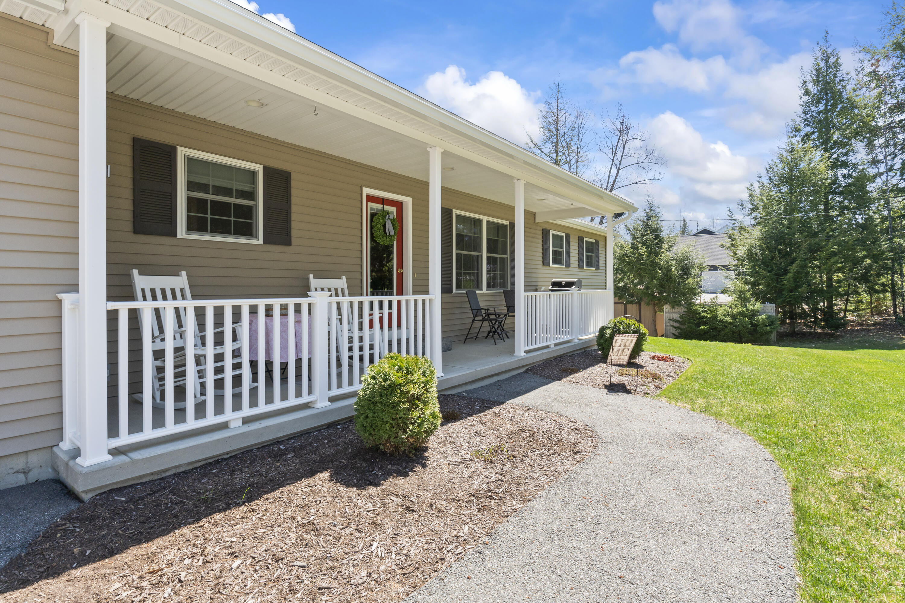61 Pendleton Drive Hermon, ME 04401 - Photo 7 of 64 61 Pendleton Dr_108