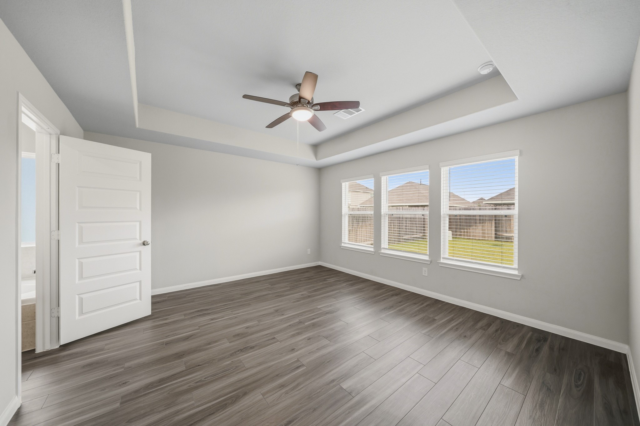 5327 Briana Dee Drive Rosharon, TX 77583 - Photo 2 of 14 Primary bedroom