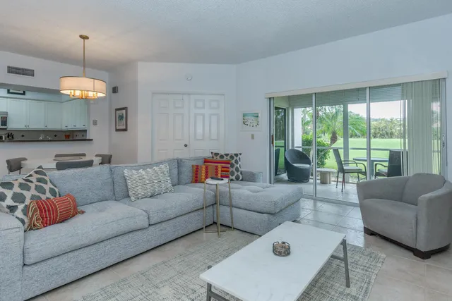 $6,800 | 4205 Fairway Drive North, Unit 4205, Jupiter, FL 33477
